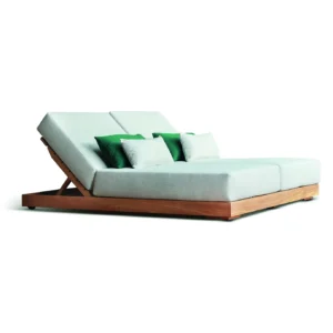 Lit bain de soleil double KOS – Teck, coussin nebbia gris clair, 4 coussins décos