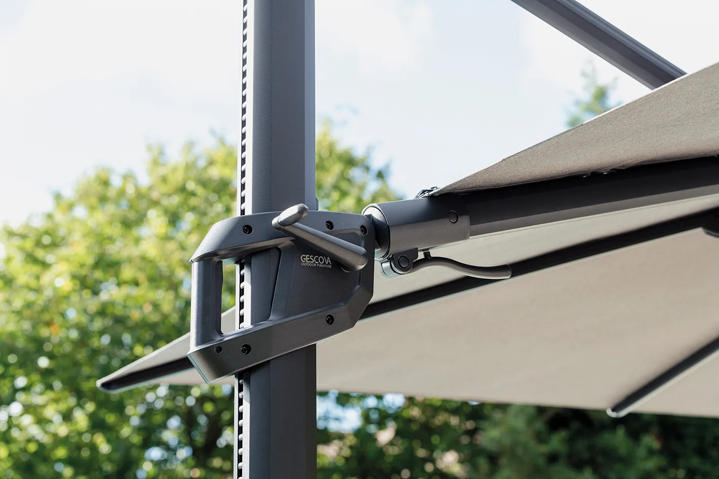 Parasol déporté UTAH – Tissu spuncrilic 250gr 300x300 + housse – Image 9