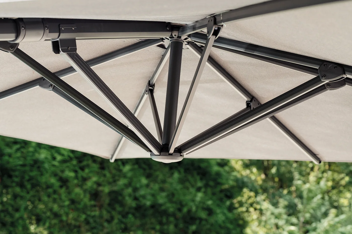 Parasol déporté UTAH – Tissu spuncrilic 250gr 300x300 + housse – Image 7