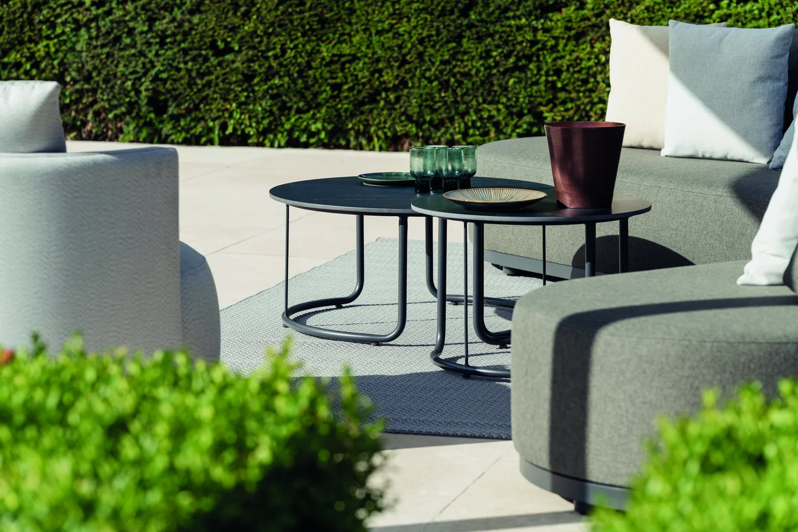 Salon de jardin LAGOS – Salon complet (canapé 2P + unité de coin + fauteuil + 2 tables basses) – Image 2