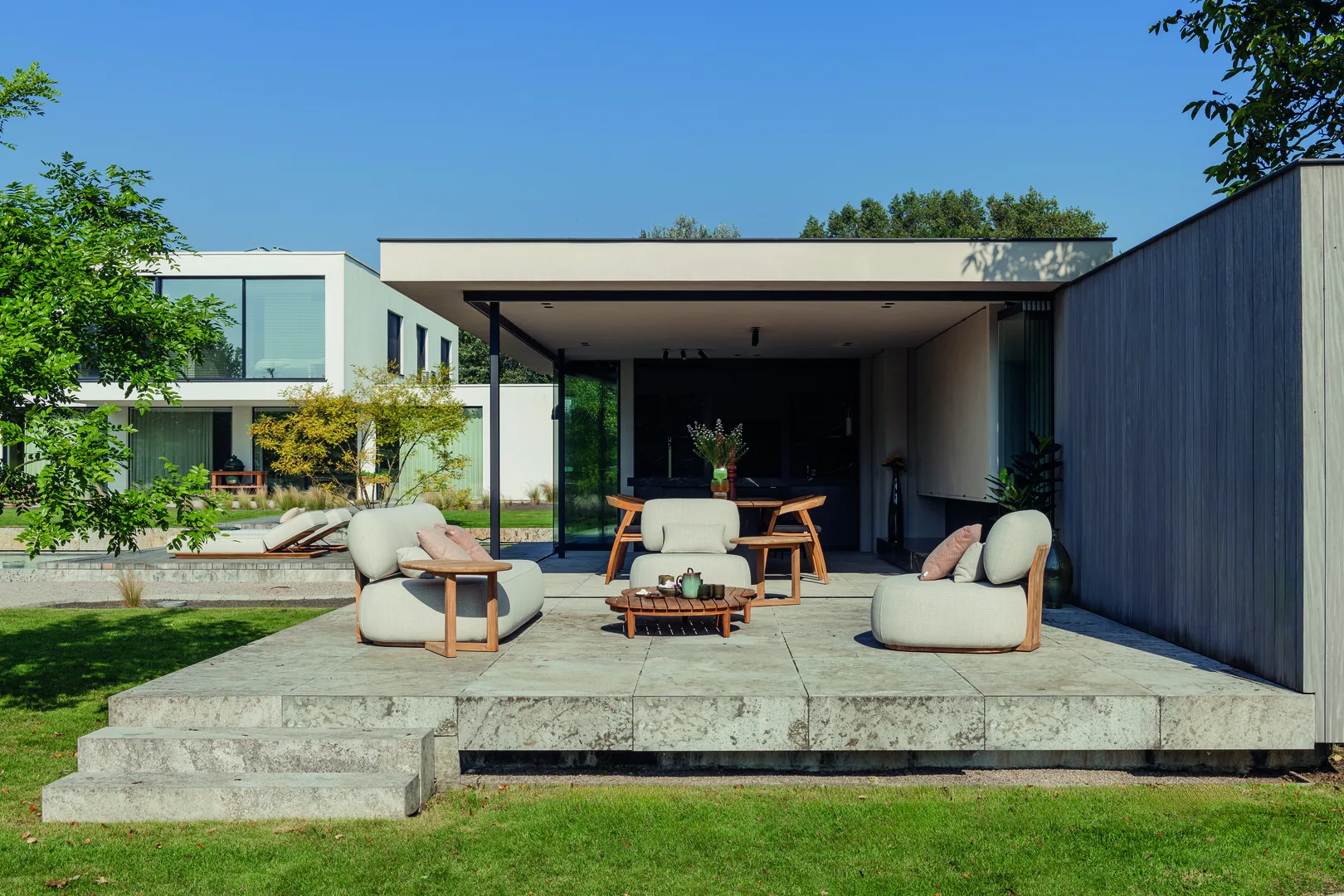 Table basse demi-lune SANTORINI – Teck – Image 7